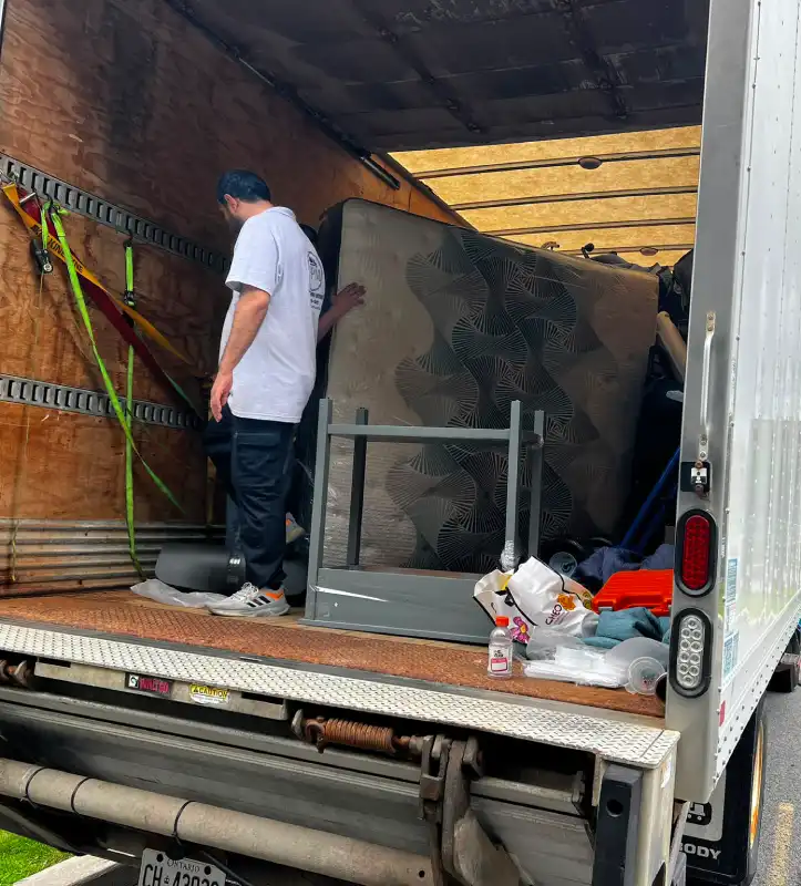 What’s Included in Our Local Moving Service in Ottawa Ottawa movers providing complete local moving services including packing and furniture loading